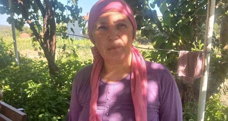 3 katli bina depremde yerle bir oldu enkaz altinda kalmaktan dakikalarla kurtuldu BO4Olvsh