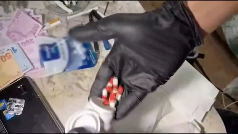 bagcilarda uyusturucu operasyonu 26 gozalti pW6CV8XQ