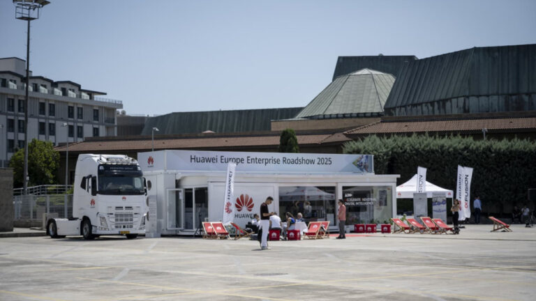 huawei-enterprise-roadshow-2025in-turkiye-ayagi-tamamlandi-GJcRLyfb.jpg