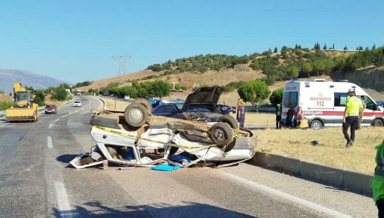 manisada kavsakta kazaolu ve yaralilar var Gx1WuDEI