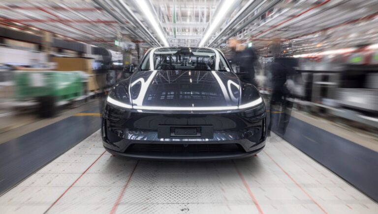 tesla acikladi 100 binincisi uretildi s3zck1wt