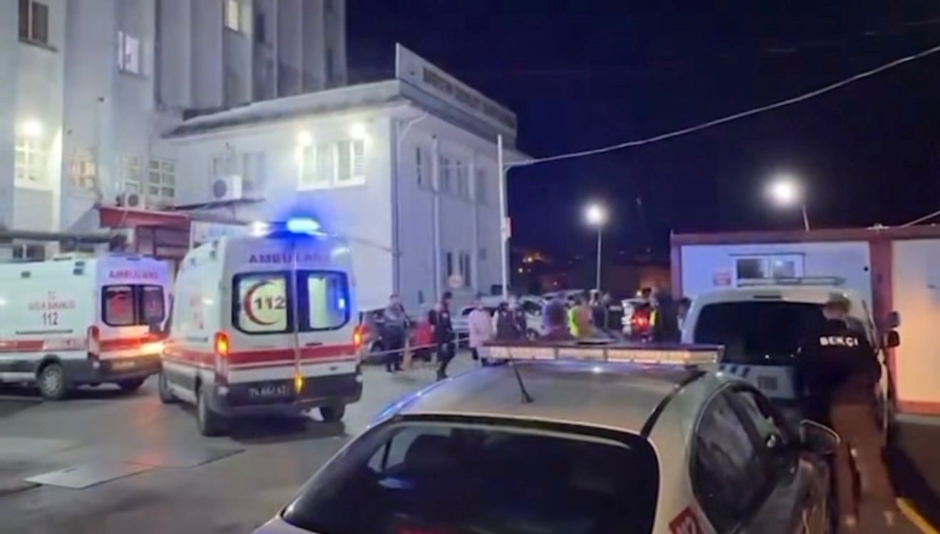 amasrada kafe karisti iki grup birbirine girdi yedi kisi yaralandi qpbCbvuH