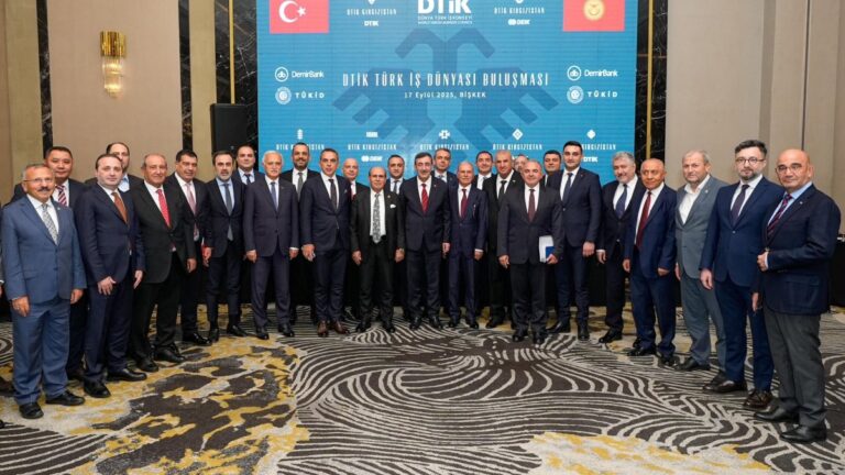 cumhurbaskani yardimcisi yilmaz kirgizistanda turk is insanlariyla bulustu aV49DzKt