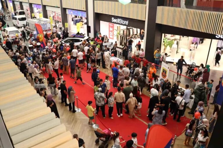 kayseride jandarma tanitim standi acildi IIVtUI2e