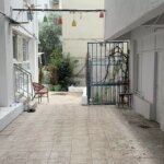 sarkici gullu terastan duserek hayatini kaybetti fJIXBMYW