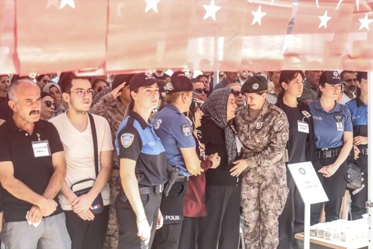 sehit polis mustafa karapinarin cenazesi ugurlandi TgKFVYCJ