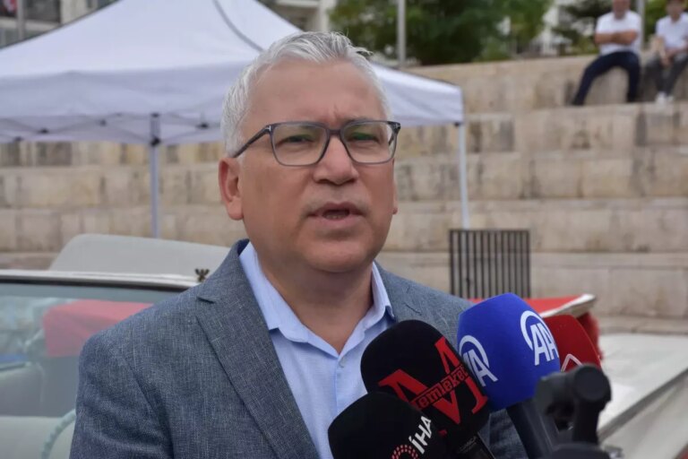 sivasta klasik otomobil fuari fA4auaHZ