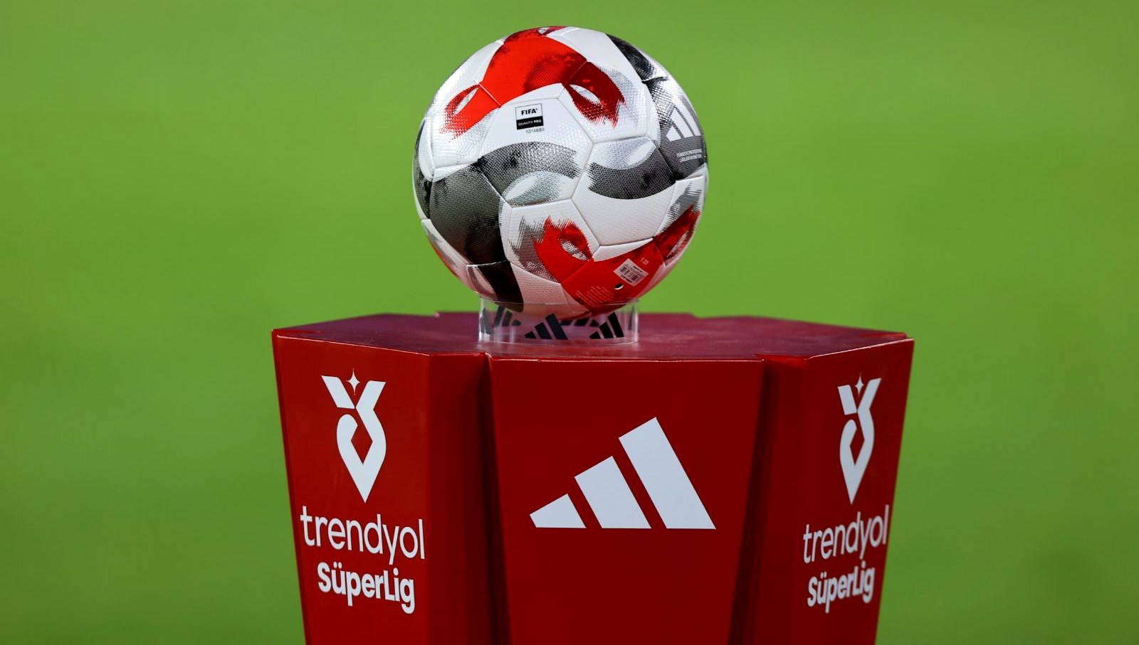 super ligde derbinin hakemi belli oldu 87HnAM1W