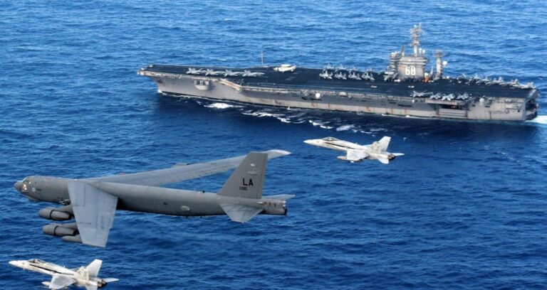 trumpin gozu o ulkede askeri operasyonun sinyalini verdi RJgtwN5L