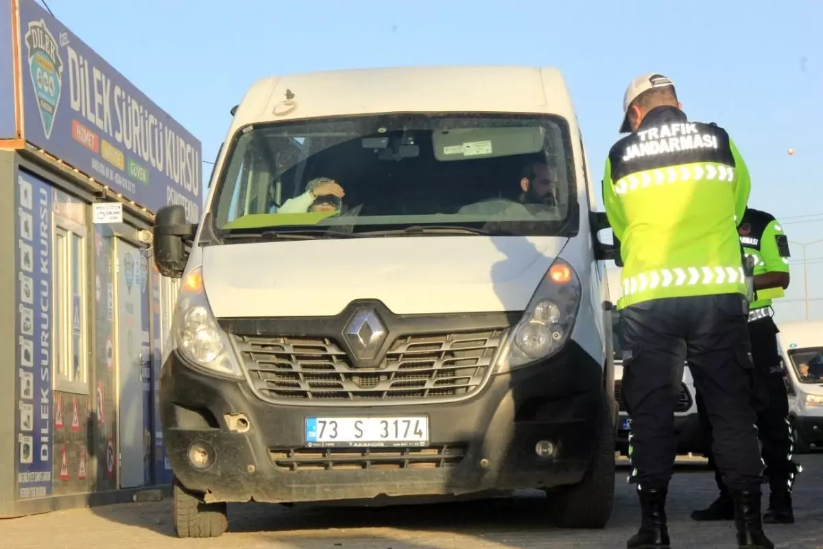 cizrede okul servislerine guvenlik denetimi GKjyANzL.jpg