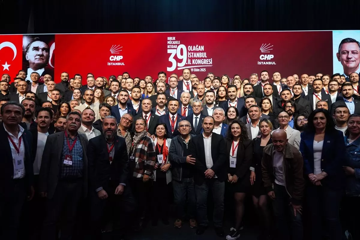 ozgur celik chp istanbul il baskanligina yeniden secildi rcjOLhqr.jpg