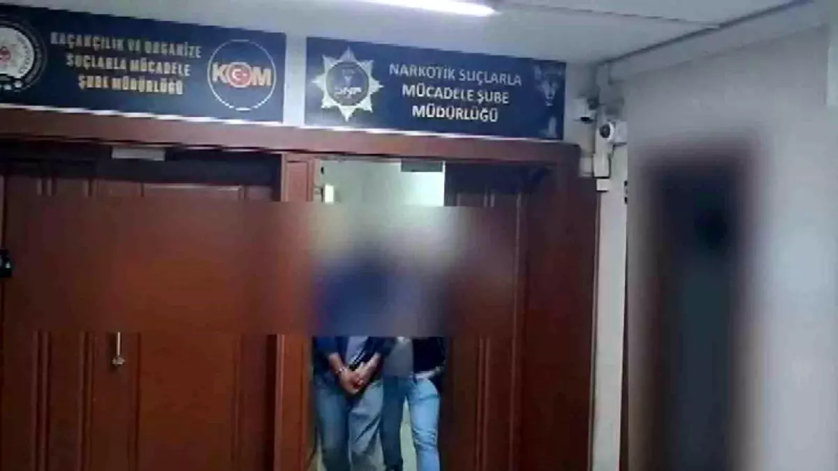 sakaryada uyusturucu operasyonu baba ve ogul tutuklandi iYQq6GtX.jpg