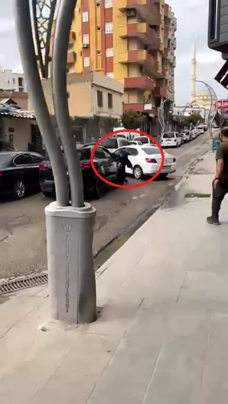 tartisma kanli bitti cip surucusu ayaklarini ezdi OppkiD6g.jpg