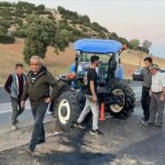 usakta traktorle otomobil carpisti gqzff7B9.jpg