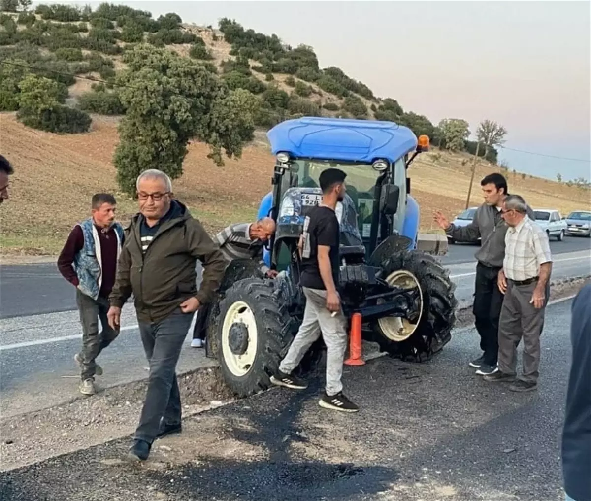 usakta traktorle otomobil carpisti gqzff7B9.jpg