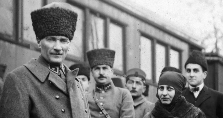 ataturk-bir-fikirdir-olmez-hafiza-10-kasim-ozel-bolumu-LEjzCNmt.jpg