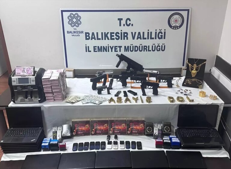 balikesir-merkezli-dolandiricilik-operasyonu-54-gozalti-27-tutuklama-fRGOhegF.jpg
