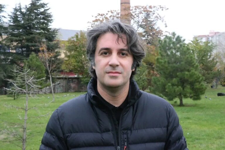 eskisehirli profesorun hesabina bir gecede 23 milyon tl yatirildi tnlDsYYw.jpg