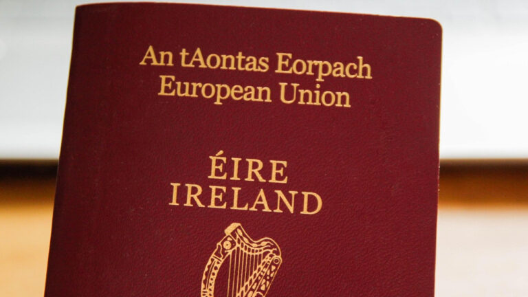 irlanda-pasaportu-basvurulari-brexit-sonrasi-zirveye-ulasti-bDFIAxMM.jpg