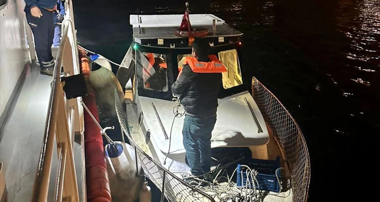 istanbulda-arizalanan-2-tekne-kurtarildi-Jip9h1EH.jpg