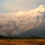semeru-yanardagi-yeniden-faaliyete-gecti-kulleri-800-metre-yukseklige-ulasti-ECDFB4nw.webp