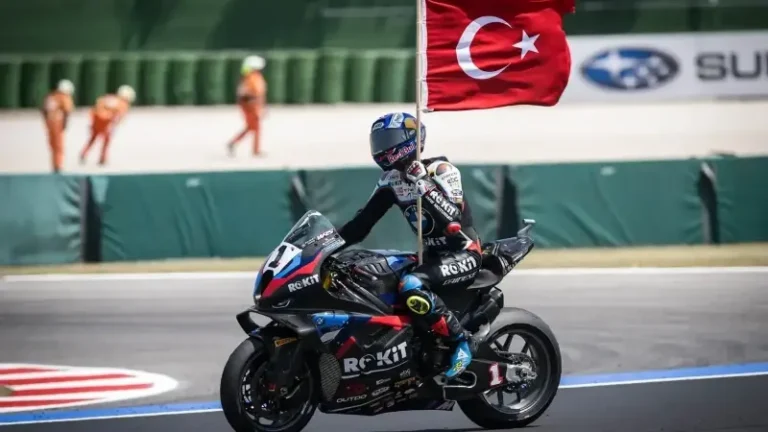 toprak-razgatlioglu-motogp-sahnesine-adim-atiyor-6mUELFte.webp