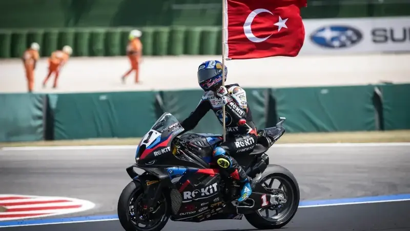 toprak-razgatlioglu-motogp-sahnesine-adim-atiyor-6mUELFte.webp