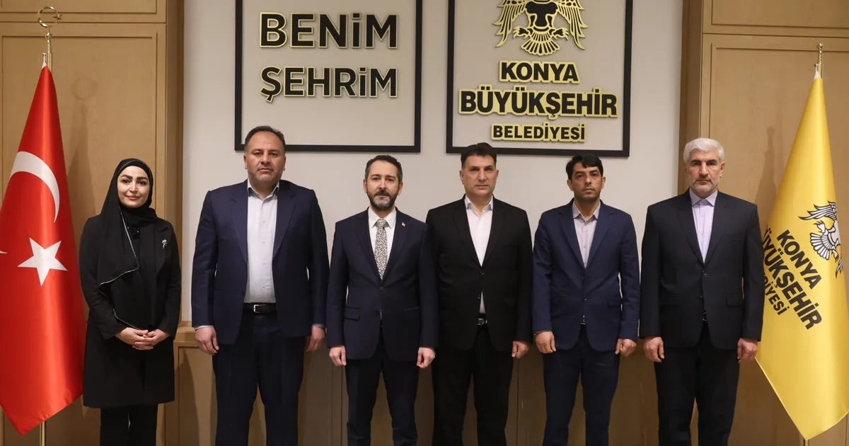 konyada-iranin-hoy-belediyesi-ile-kardes-sehir-imzasi-9MVlmdf5.webp