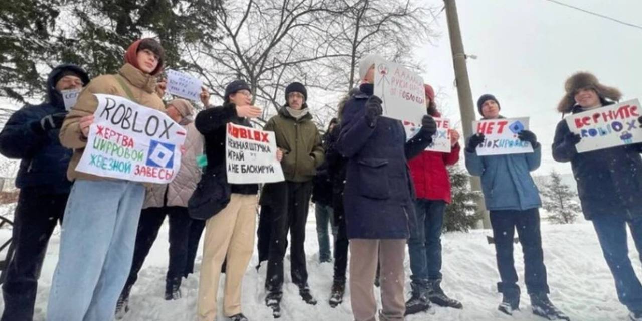 roblox-rusyada-da-engellenince-turkiyedeki-karenin-aynisi-yasandi-cocuklar-eyleme-cikti-IbIY2k5n.jpg