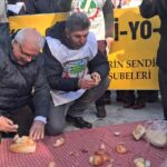 emeklinin-isyani-yurekleri-dagladi-boyle-giderse-sogani-ekmegi-de-bulamayacagiz-PqHEbHs4.jpg