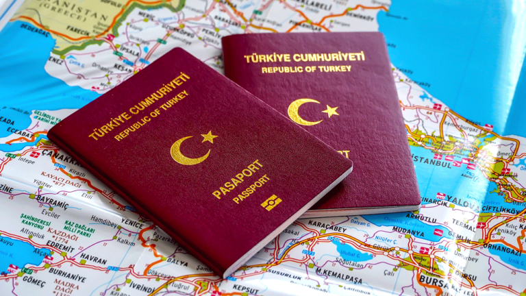 turk-pasaportuyla-vizesiz-gidilecek-tum-ulkelerin-guncel-listesi-8jE5YM3q.png