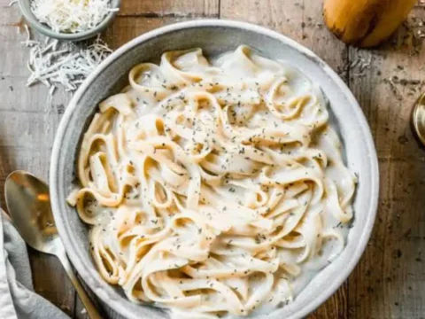Makarnanin klasik efsanesi fettuccine alfredo 9gFp3rKS