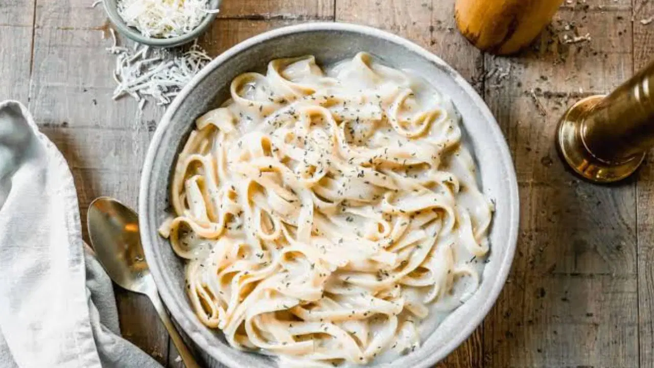Makarnanin klasik efsanesi fettuccine alfredo 9gFp3rKS