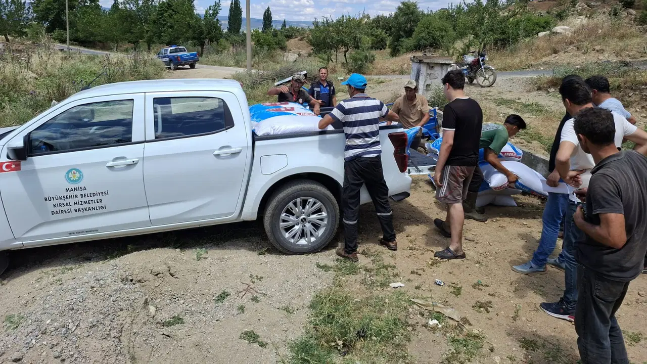 Manisada yangindan etkilenen ureticiye destek u24KsqOW